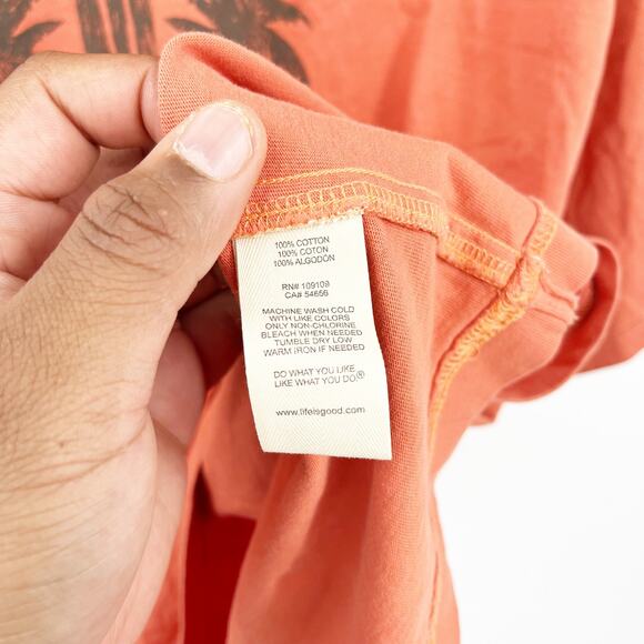 Life Is Good Mens Give Me Nuthin Surfing Crusher T Shirt Size XL Hawaiian Summer - Picture 5 of 7